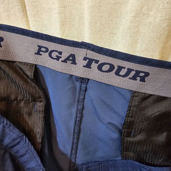 PGA Golf Men's Shorts Blue Plaid Ball Pocket 10" Inseam Size 42 - Picture 9 of 10